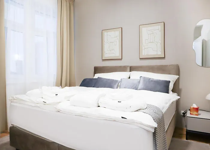 1 Bdr - Exclusive, Right Near Vienna's Old *
