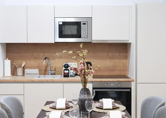 1 Bdr - Exclusive, Right Near Vienna's Old *