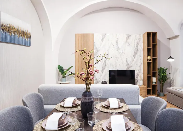 1 Bdr - Exclusive, Right Near Vienna's Old Apartamento Viena
