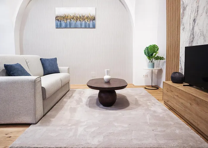 1 Bdr - Exclusive, Right Near Vienna's Old *